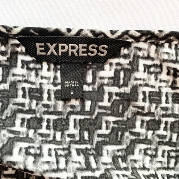 5/$25 Express black and white jumpsuit‎ romper - Picture 6 of 8